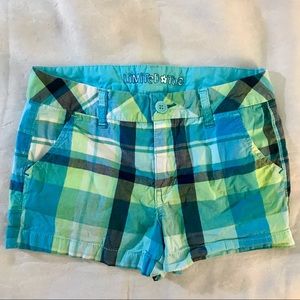 Limited Too Blue & Green Plaid Button Shorts 💙💚